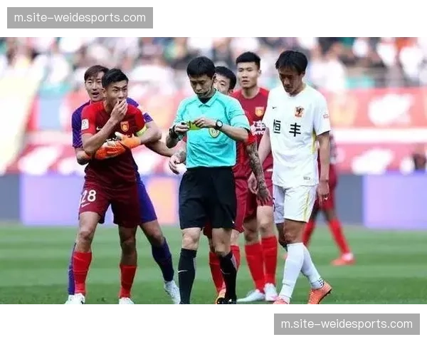 VAR介入取消进球，视频裁判技术影响比赛进程与心态